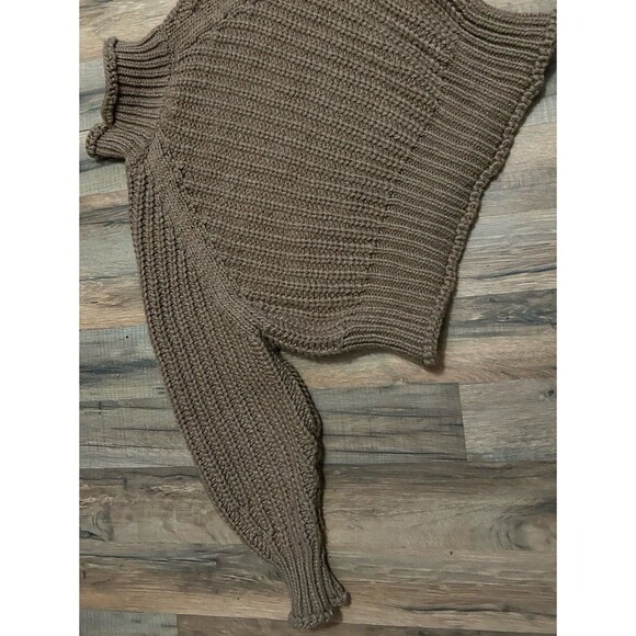 H&M Women’s Sweater - Picture 2 of 4